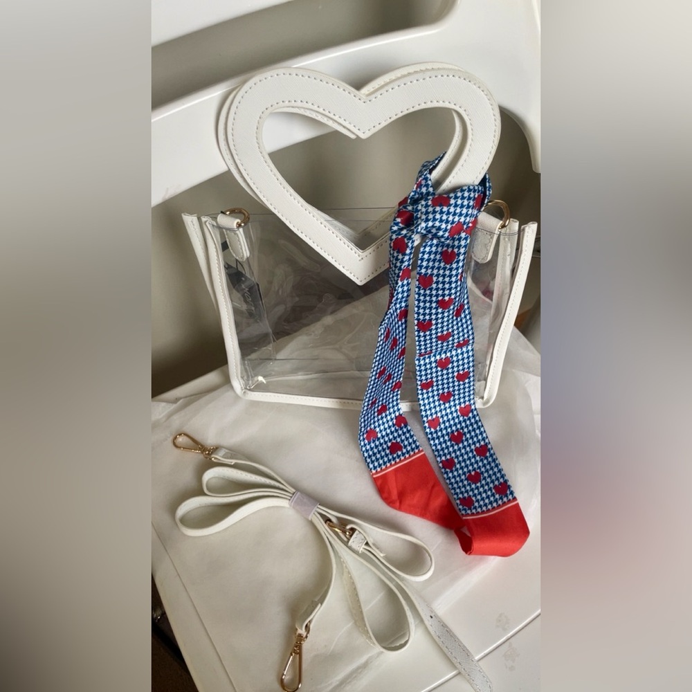 ❗️SOLD❗️Heart Clear Handbag